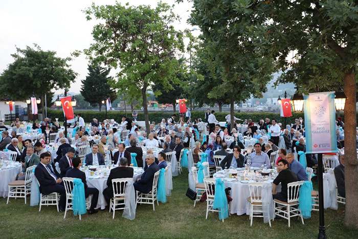 Huzurevi sakinleri iftarda buluştu